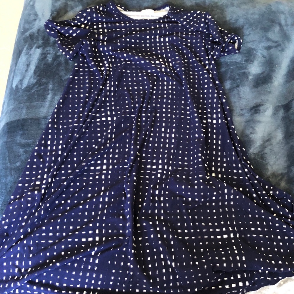 Lularoe Carly L Navy and White, like new